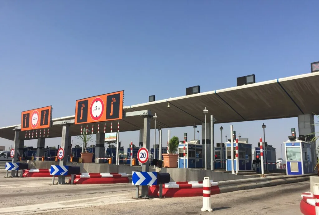زيادة محتملة في رسوم الطرق السريعة بين الدار البيضاء والرباط زيادة محتملة في رسوم الطرق السريعة بين الدار البيضاء والرباط