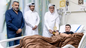 زيارة المركز القطري للصحافة للمصور الصحفي فادي الوحيدي في المستشفى