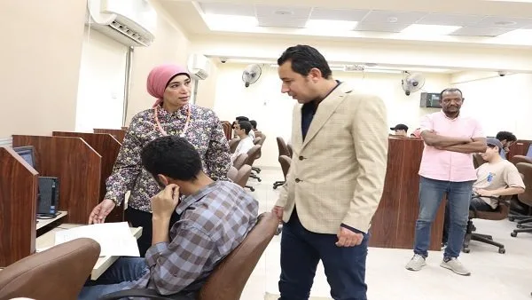 زيارة ميدانية لرئيس جامعة الأقصر لمتابعة سير امتحانات كلية الحاسبات زيارة ميدانية لرئيس جامعة الأقصر لمتابعة سير امتحانات كلية الحاسبات