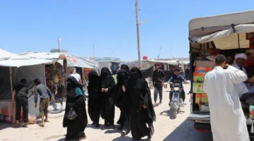 زيارة وفد سوري حكومي لمخيم الهول للمرة الأولى بعد توقيع الاتفاق بين الشرع وعبدي