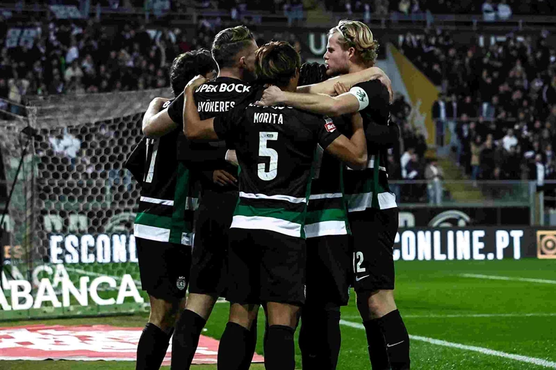سبورتينج لشبونة يتوج بكأس البرتغال متفوقًا على بنفيكا ويحقق الثنائية سبورتينج لشبونة يتوج بكأس البرتغال متفوقًا على بنفيكا ويحقق الثنائية