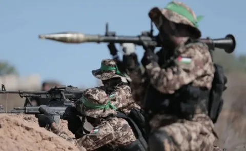 “سرايا القدس” تُعلن عن مقتل وإصابة جنود إسرائيليين في كمين بجنوب غزة وهبوط طائرات هليكوبتر إسرائيلية لنقل القتلى والجرحى من الموقع. “سرايا القدس” تُعلن عن مقتل وإصابة جنود إسرائيليين في كمين بجنوب غزة وهبوط طائرات هليكوبتر إسرائيلية لنقل القتلى والجرحى من الموقع.