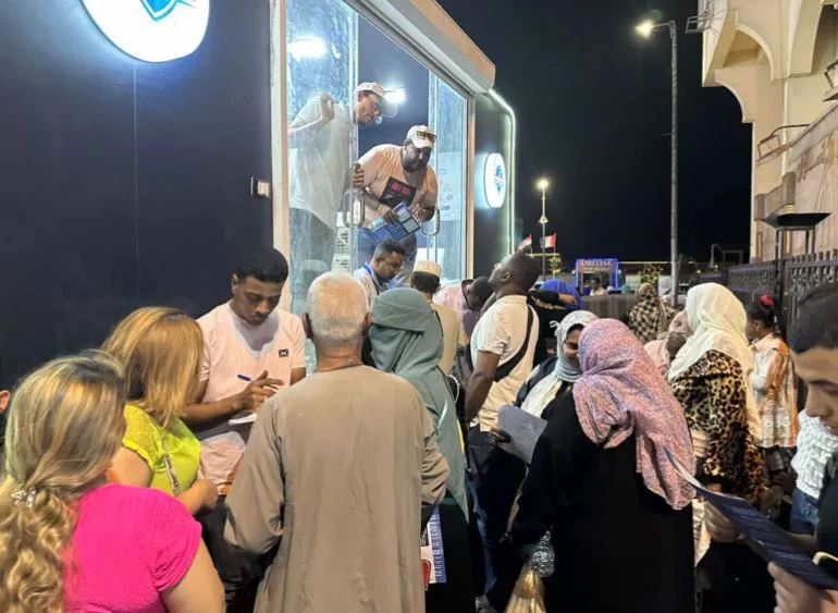 التأمين الصحي الشامل يطلق حملة «تأمين شامل.. لجيل آمن» في أسوان استعداداً لتطبيق النظام الجديد في 1 يوليو التأمين الصحي الشامل يطلق حملة «تأمين شامل.. لجيل آمن» في أسوان استعداداً لتطبيق النظام الجديد في 1 يوليو