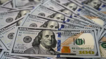 سعر الدولار الأمريكي الحالي يبلغ 49.87 جنيها للبيع.