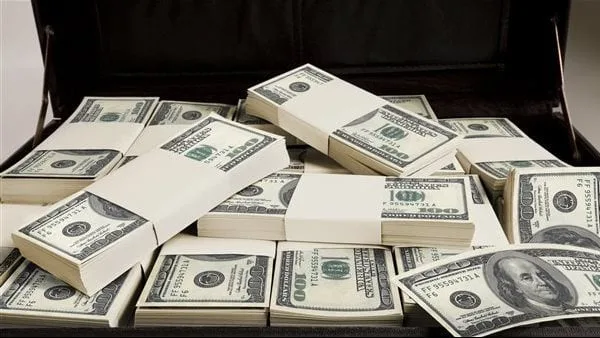 سعر الدولار اليوم الإثنين 5 مايو 2025 في البنوك المصرية