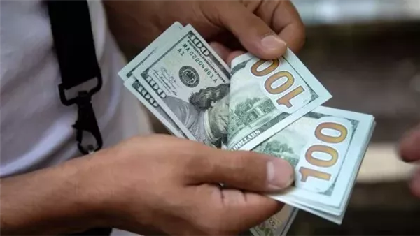 سعر الدولار اليوم الخميس 8-5-2025 في التعاملات الصباحية يسجل التراجع الأخير في البنوك