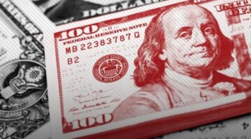 سعر الدولار اليوم مقابل الجنيه في البنوك المصرية.. بكام عيار 21 الآن؟