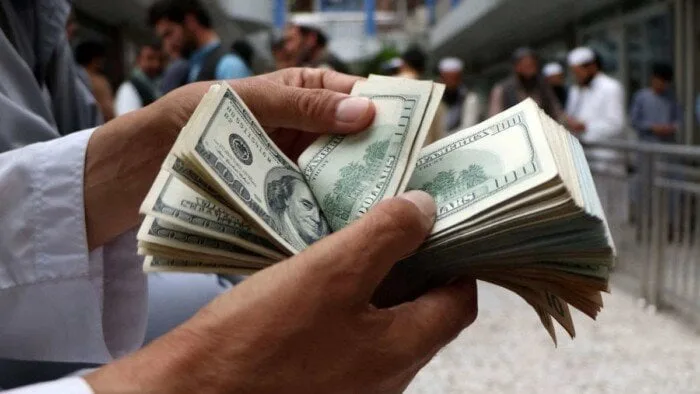 سعر الدولار مقابل الجنيه المصري اليوم الخميس 8 مايو 2025.. وفقًا لآخر تحديث