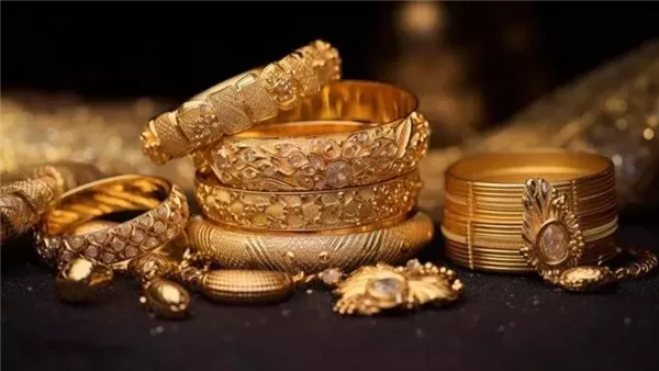 سعر الذهب اليوم الأحد 4-5- 2025 في بداية التعاملات بعد الارتفاع الجديد.. وعيار 21 الآن