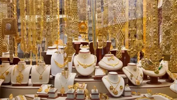 سعر الذهب عيار 21 الآن تحديث مباشر الثلاثاء 6 مايو 2025