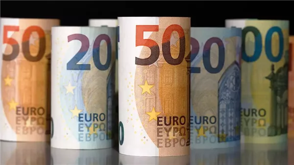 سعر اليورو أمام الجنيه المصري بختام تعاملات اليوم الخميس 8 مايو 2025