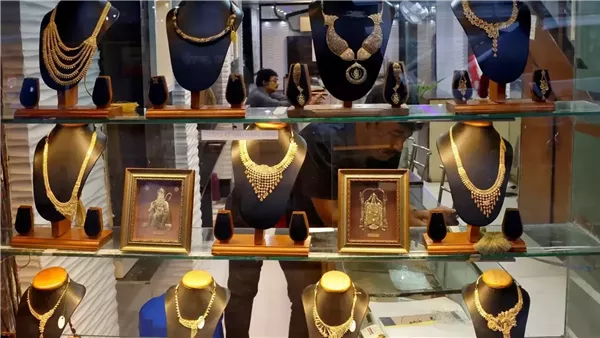 سعر جرام الذهب عيار 21 اليوم الإثنين 5 مايو 2025 بمحلات الصاغة