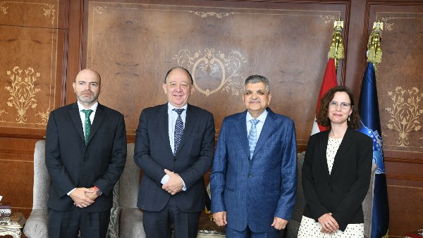 سفير الأرجنتين بالقاهرة: قناة السويس الممر الملاحي الأهم عالميا