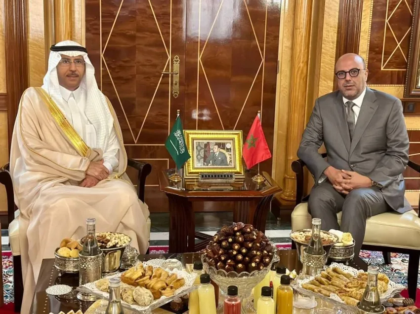 سفير السعودية في المغرب يلتقي رئيس مجلس المستشارين المغربي سفير السعودية في المغرب يلتقي رئيس مجلس المستشارين المغربي