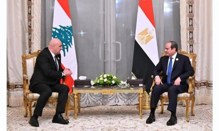 سفير مصر في بيروت يقدم “عون” دعوة من الرئيس السيسي لحضور مراسم افتتاح المتحف المصري. سفير مصر في بيروت يقدم “عون” دعوة من الرئيس السيسي لحضور مراسم افتتاح المتحف المصري.