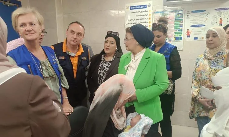 سفيرة الاتحاد الأوروبي تجتمع مع قيادات وزارة الصحة في أسوان