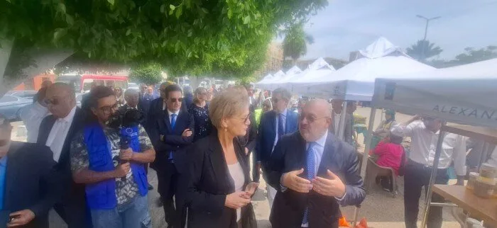 سفيرة الاتحاد الأوروبي تزور سوق المزارعين في الإسكندرية سفيرة الاتحاد الأوروبي تزور سوق المزارعين في الإسكندرية