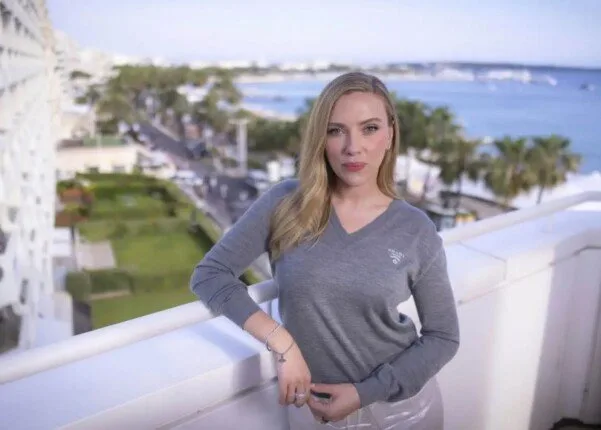 سكارليت جوهانسون تبدأ مسيرتها الإخراجية الأولى في مهرجان كان السينمائي سكارليت جوهانسون تبدأ مسيرتها الإخراجية الأولى في مهرجان كان السينمائي