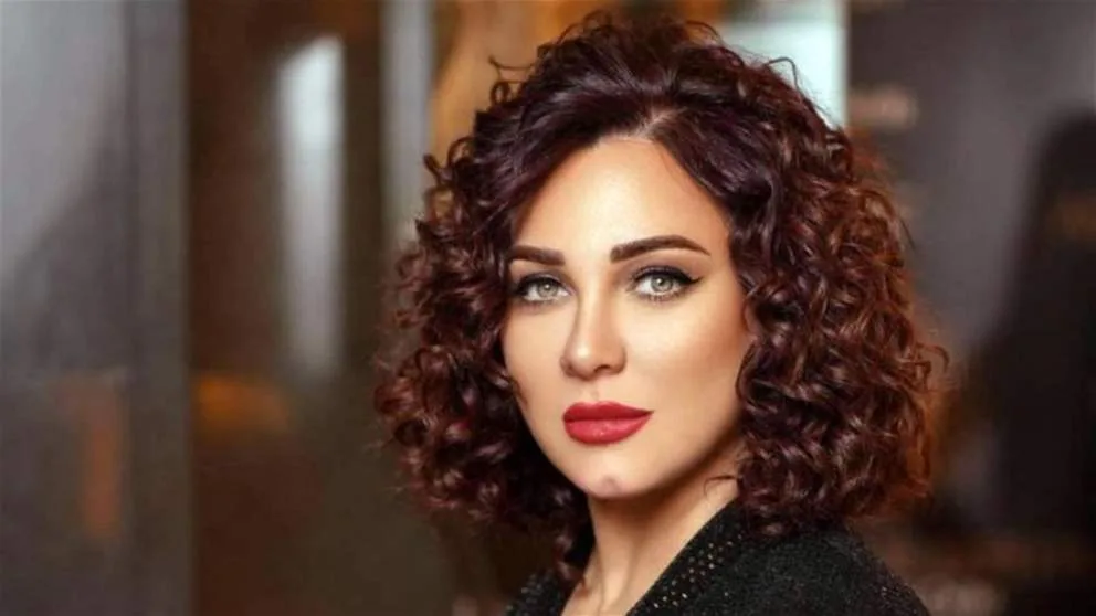 سلاف فواخرجي في اول تعليق بعد اتهام عبد الحكيم قطيفان بتعاطـ ـيها
