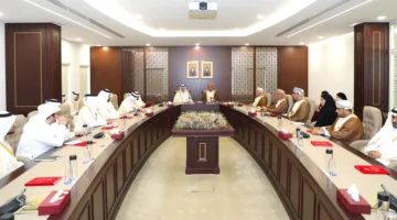 سلطنة عُمان وقطر تتناولان تعزيز التعاون في مجالات الاقتصاد والمناطق الحرة والصناعية