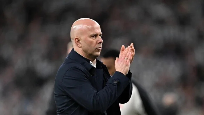 سلوت يقدم نصيحة قيمة لجماهير ليفربول قبل احتفالهم بالتتويج بلقب الدوري الإنجليزي سلوت يقدم نصيحة قيمة لجماهير ليفربول قبل احتفالهم بالتتويج بلقب الدوري الإنجليزي
