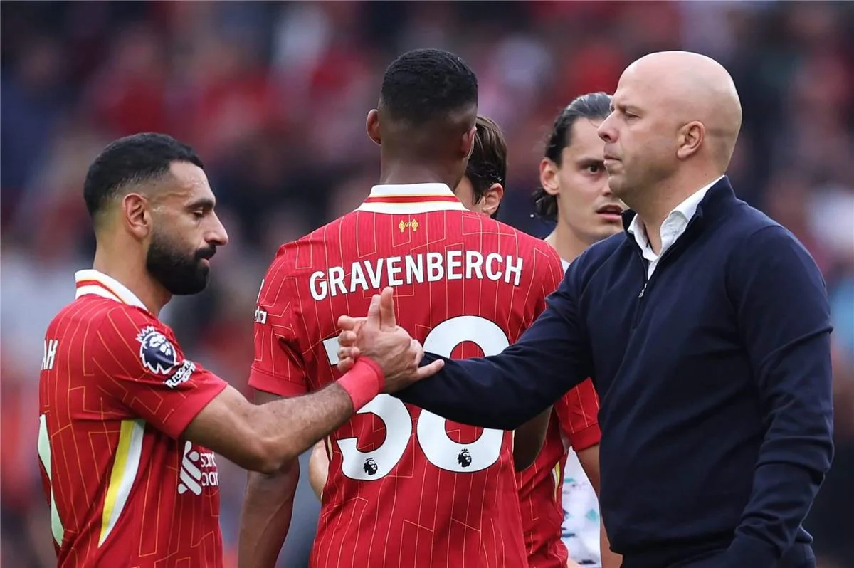 سلوت يقر: محمد صلاح هو السبب وراء معاناة لاعب ليفربول هذا الموسم سلوت يقر: محمد صلاح هو السبب وراء معاناة لاعب ليفربول هذا الموسم