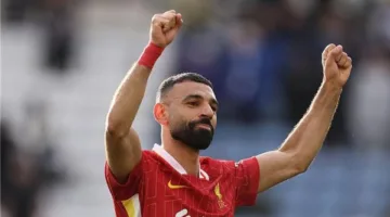 سلوت يكشف فرص محمد صلاح للفوز بالكرة الذهبية