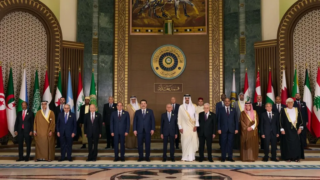 سمو الأمير يتطلع إلى تأثير قرارات القمة العربية الرابعة والثلاثين في تعزيز الوحدة العربية سمو الأمير يتطلع إلى تأثير قرارات القمة العربية الرابعة والثلاثين في تعزيز الوحدة العربية