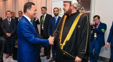سمو السيد أسعد يجتمع برئيس وزراء كمبوديا