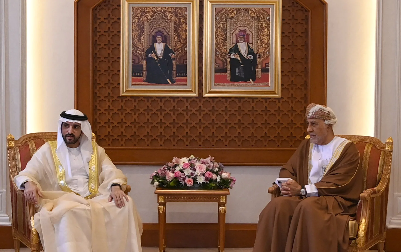 سمو نائب رئيس الوزراء لشؤون الدفاع يستقبل ولي عهد دبي ونائب رئيس مجلس الوزراء وزير الدفاع الإماراتي. سمو نائب رئيس الوزراء لشؤون الدفاع يستقبل ولي عهد دبي ونائب رئيس مجلس الوزراء وزير الدفاع الإماراتي.
