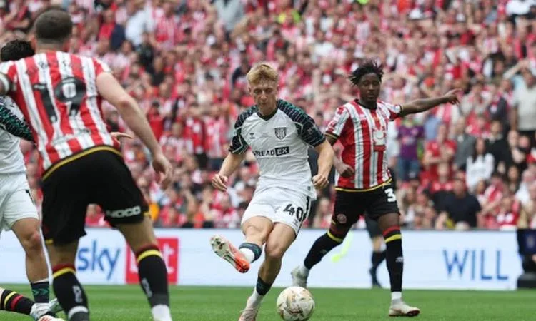 سندرلاند يتأهل إلى الدوري الإنجليزي الممتاز سندرلاند يتأهل إلى الدوري الإنجليزي الممتاز