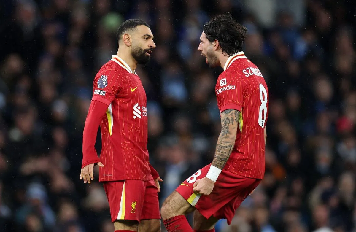 سوبوسلاي يسلط الضوء على أوجه التشابه بين محمد صلاح ورونالدو وأسباب انتصار ليفربول في الدوري الإنجليزي. سوبوسلاي يسلط الضوء على أوجه التشابه بين محمد صلاح ورونالدو وأسباب انتصار ليفربول في الدوري الإنجليزي.