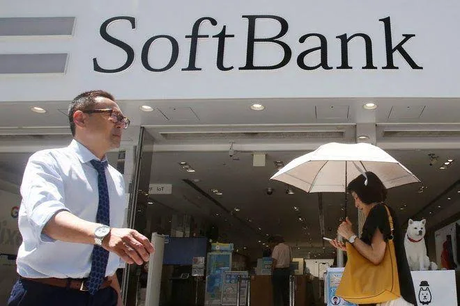 سوفت بنك تحقق أول أرباح سنوية بعد أربع سنوات من الخسائر