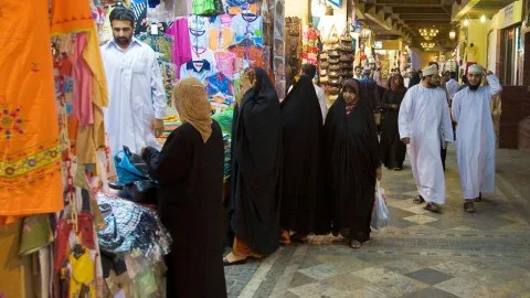 سوق مطرح.. متحف حي في مسقط يعرض الهوية العُمانية