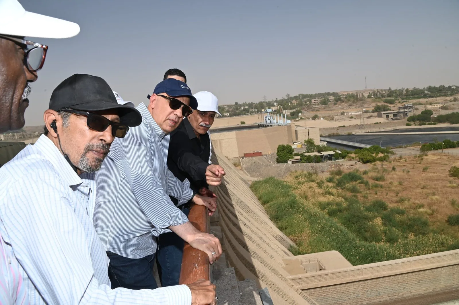 سويلم يراجع أعمال الصيانة الدورية لتحسين كفاءة خزان أسوان سويلم يراجع أعمال الصيانة الدورية لتحسين كفاءة خزان أسوان