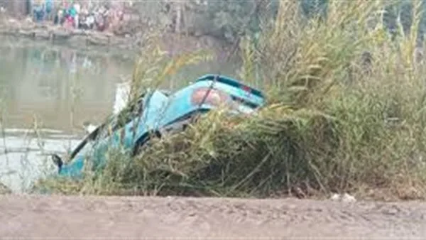 سيارة تنقلب في الترعة.. لطف الله ينجو بأربعة أشخاص من الموت في سوهاج سيارة تنقلب في الترعة.. لطف الله ينجو بأربعة أشخاص من الموت في سوهاج