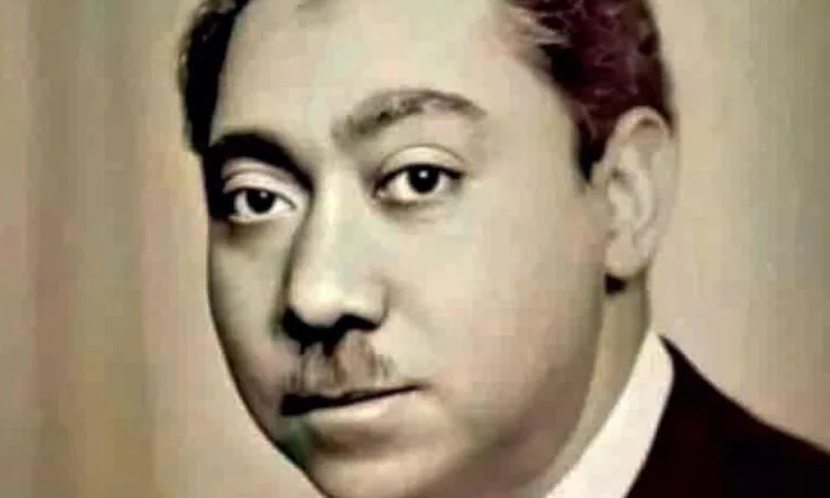 سيد قطب: مؤسس نظرية «جميع المسلمين كفار» باستثناء أعضاء «جماعة البنا» سيد قطب: مؤسس نظرية «جميع المسلمين كفار» باستثناء أعضاء «جماعة البنا»