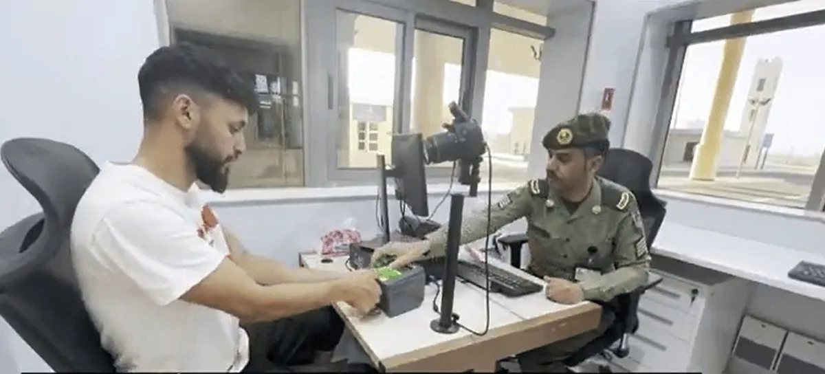 شاب بلجيكي يقطع مسافة آلاف الكيلومترات بدراجة إلى مكة لأداء مناسك الحج شاب بلجيكي يقطع مسافة آلاف الكيلومترات بدراجة إلى مكة لأداء مناسك الحج