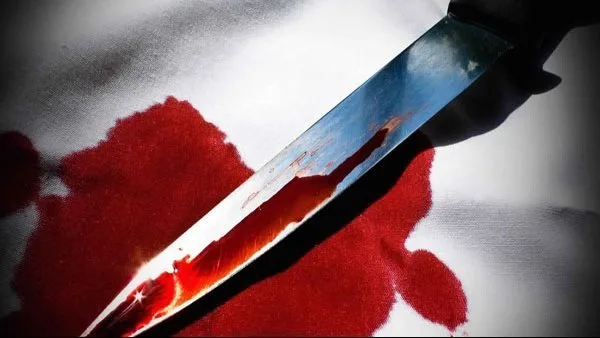 شاب يقتل والده بطريقة وحشية في أسوان بعد فصل رأسه عن جسده شاب يقتل والده بطريقة وحشية في أسوان بعد فصل رأسه عن جسده