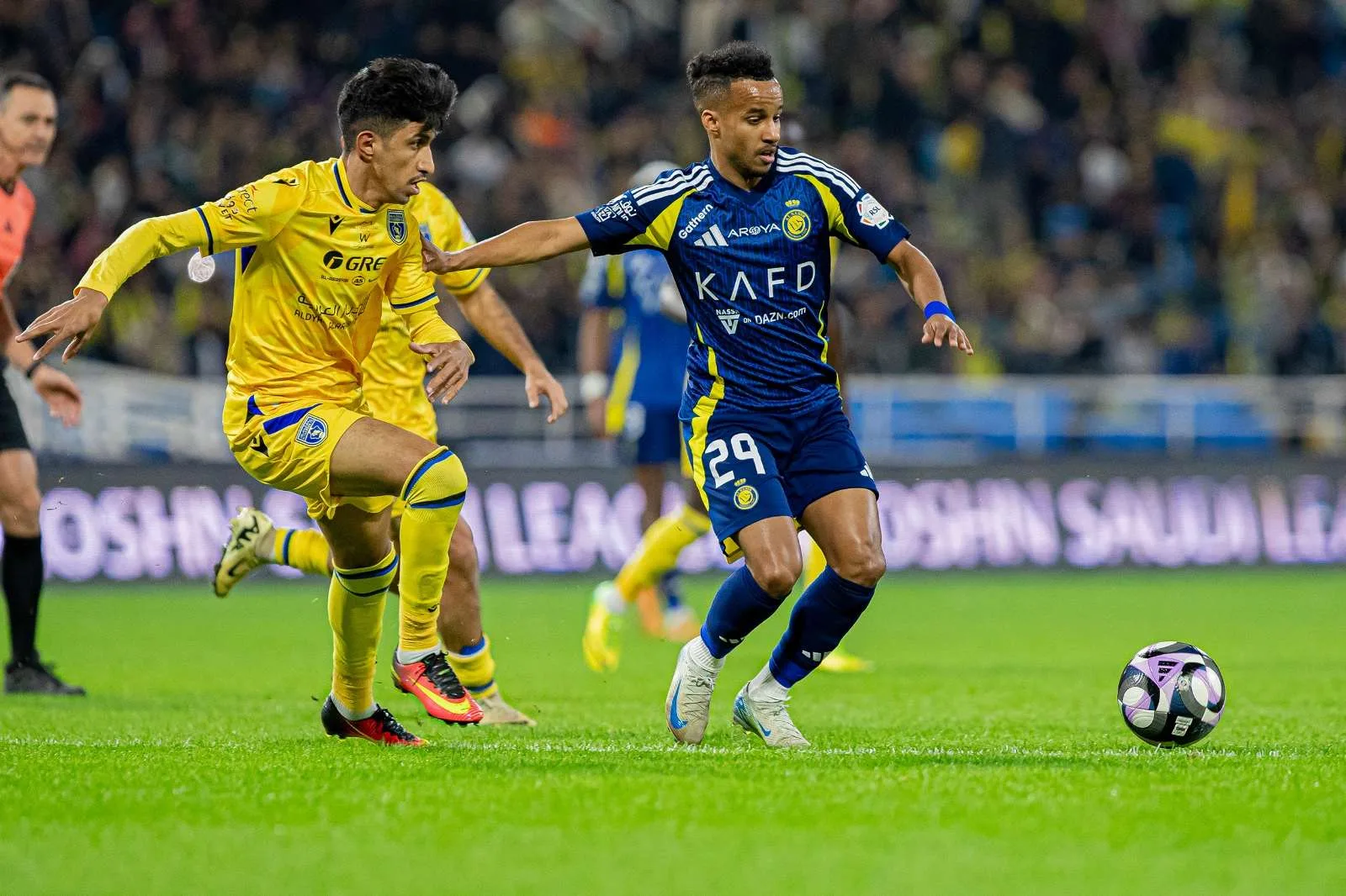 شاهد.. النصر والتعاون ينهيان المباراة بالتعادل الإيجابي في دوري روشن شاهد.. النصر والتعاون ينهيان المباراة بالتعادل الإيجابي في دوري روشن