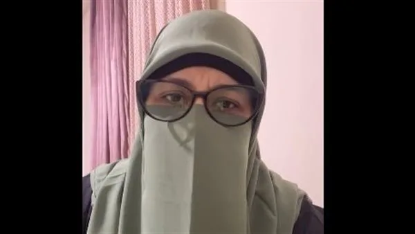 شاهد امرأة تطلب العون من الحضور: “أريد رؤية أولادي.. لقد مرت عامان منذ أن حرمت منهم”
