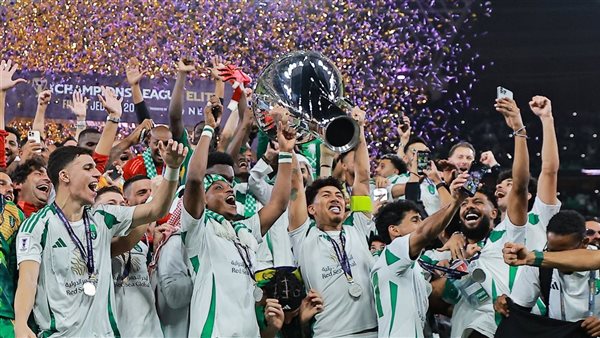 شاهد تتويج الأهلي السعودي بدوري أبطال آسيا للمرة الأولى في تاريخه (صور)