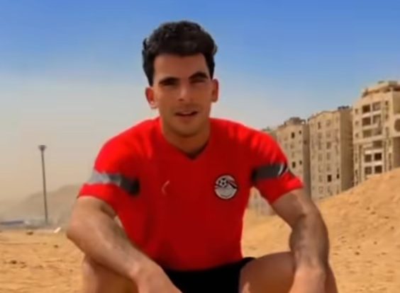 شاهد تدريبات زيزو على الرمال استعدادًا للانتقال إلى الأهلي