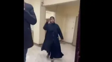 شاهد موظفة بمكتب تموين النهضة تتعدى على مواطن: مش هتشوف البطاقة تاني