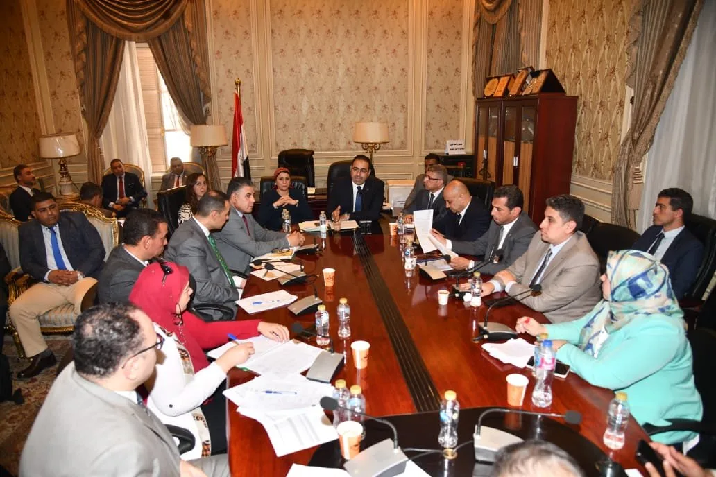 شباب النواب تدعو إلى الإسراع في بدء مشروع إنشاء الصالة المغطاة بمحافظة سوهاج. شباب النواب تدعو إلى الإسراع في بدء مشروع إنشاء الصالة المغطاة بمحافظة سوهاج.