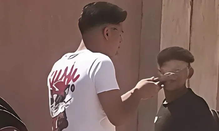 شرطة الفيوم تضبط “متحرش المدارس” الذي يهدد الطالبات بصاعق كهربائي أمام مدرستين في سنهور.