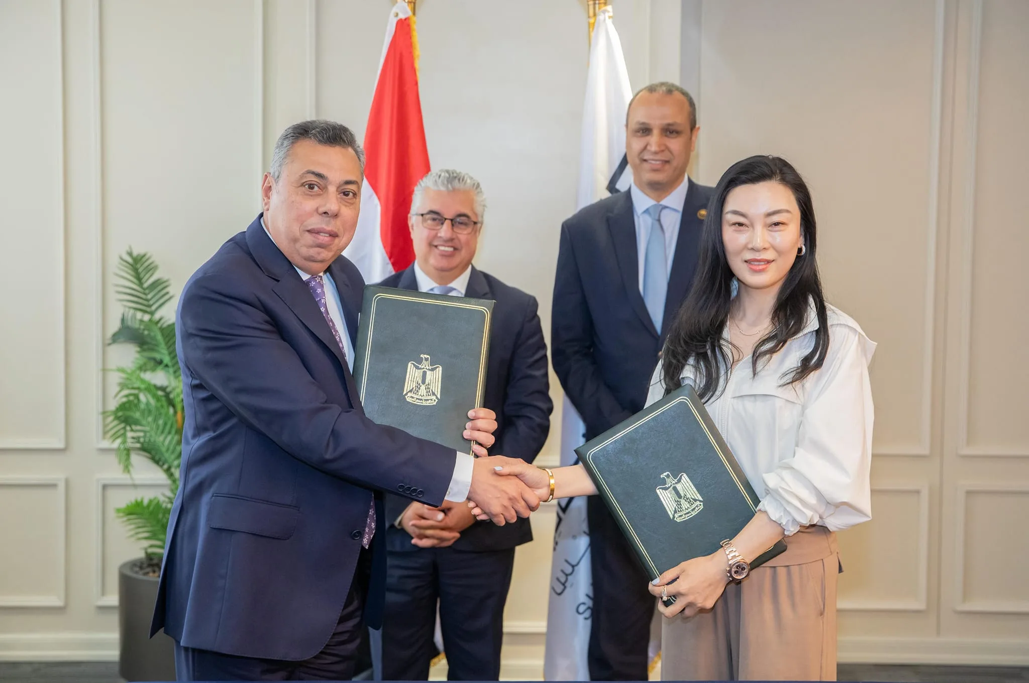 شركة شاوشين بيكي الصينية تفتتح مصنعاً للملابس في القنطرة غرب باستثمار قدره 7 ملايين دولار شركة شاوشين بيكي الصينية تفتتح مصنعاً للملابس في القنطرة غرب باستثمار قدره 7 ملايين دولار