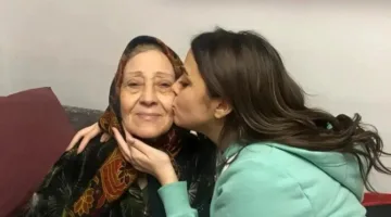 شريكتها في الإنجاز: من هي الجدة نوال، والدة وئام مجدي؟