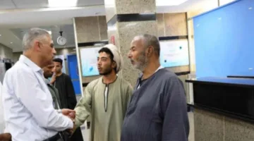 محافظ أسوان يقوم بزيارة مفاجئة لموظفي مستشفى النيل التخصصي للاطلاع على مستوى الخدمات الطبية والعلاجية