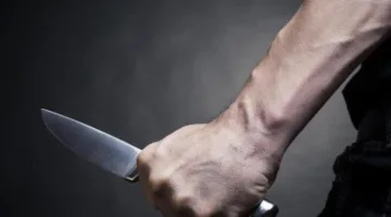 شك في سلوكها.. حبس المتهم بقتل شقيقته طعنًا في أوسيم